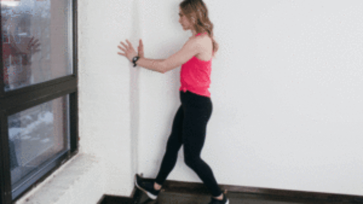 Wall Calf Stretches - Exercise How-to - Skimble Workout Trainer