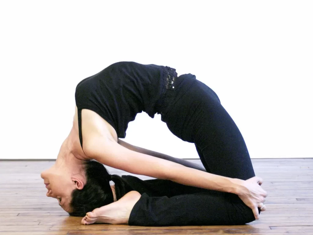Little thunderbolt pose